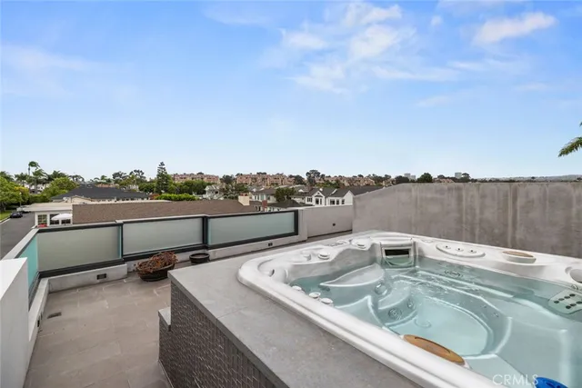 $12,995,000 | 8 Beacon Bay, Newport Beach, CA 92660