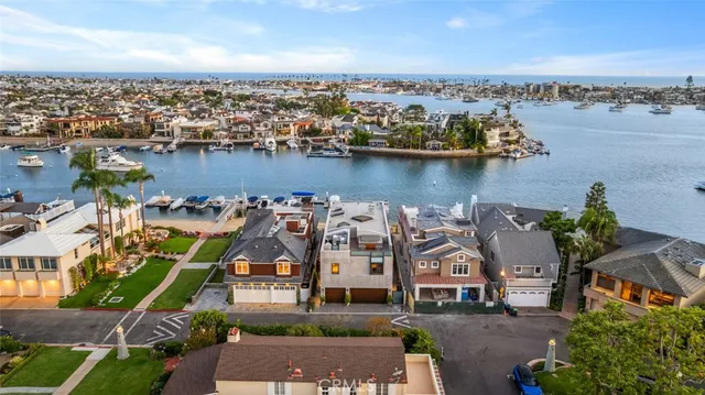 $12,995,000 | 8 Beacon Bay, Newport Beach, CA 92660