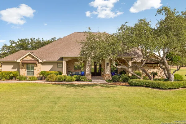 $1,300,000 | 1994 Farm To Market Road 3006, Pleasanton, TX 78064