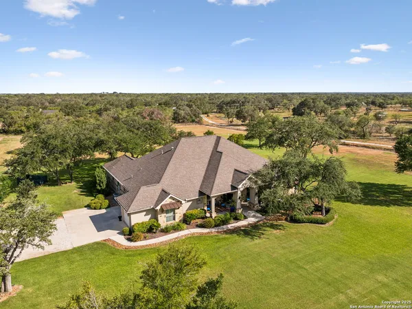 $1,300,000 | 1994 Farm To Market Road 3006, Pleasanton, TX 78064