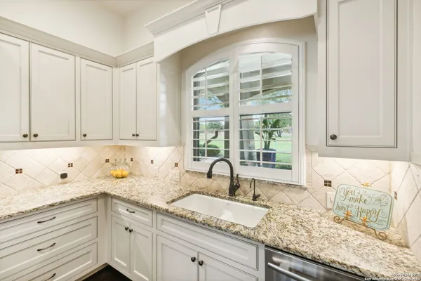 $1,300,000 | 1994 Farm To Market Road 3006, Pleasanton, TX 78064