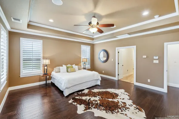 $1,300,000 | 1994 Farm To Market Road 3006, Pleasanton, TX 78064