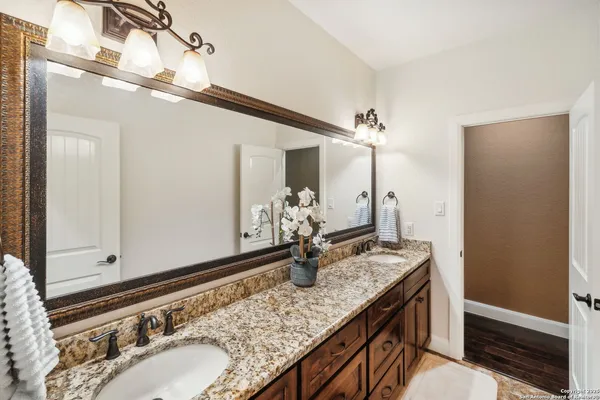 $1,300,000 | 1994 Farm To Market Road 3006, Pleasanton, TX 78064