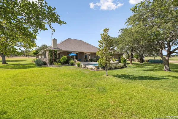 $1,300,000 | 1994 Farm To Market Road 3006, Pleasanton, TX 78064