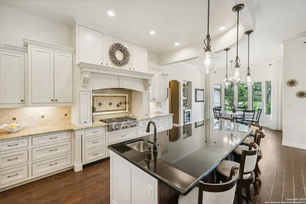 $1,300,000 | 1994 Farm To Market Road 3006, Pleasanton, TX 78064