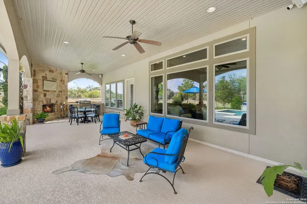 $1,300,000 | 1994 Farm To Market Road 3006, Pleasanton, TX 78064