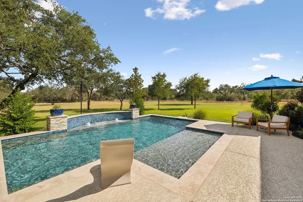 $1,300,000 | 1994 Farm To Market Road 3006, Pleasanton, TX 78064