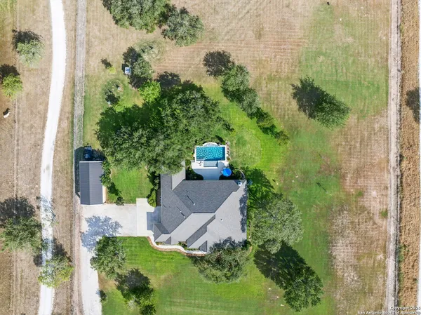 $1,300,000 | 1994 Farm To Market Road 3006, Pleasanton, TX 78064