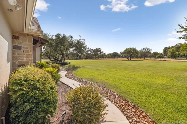 $1,300,000 | 1994 Farm To Market Road 3006, Pleasanton, TX 78064