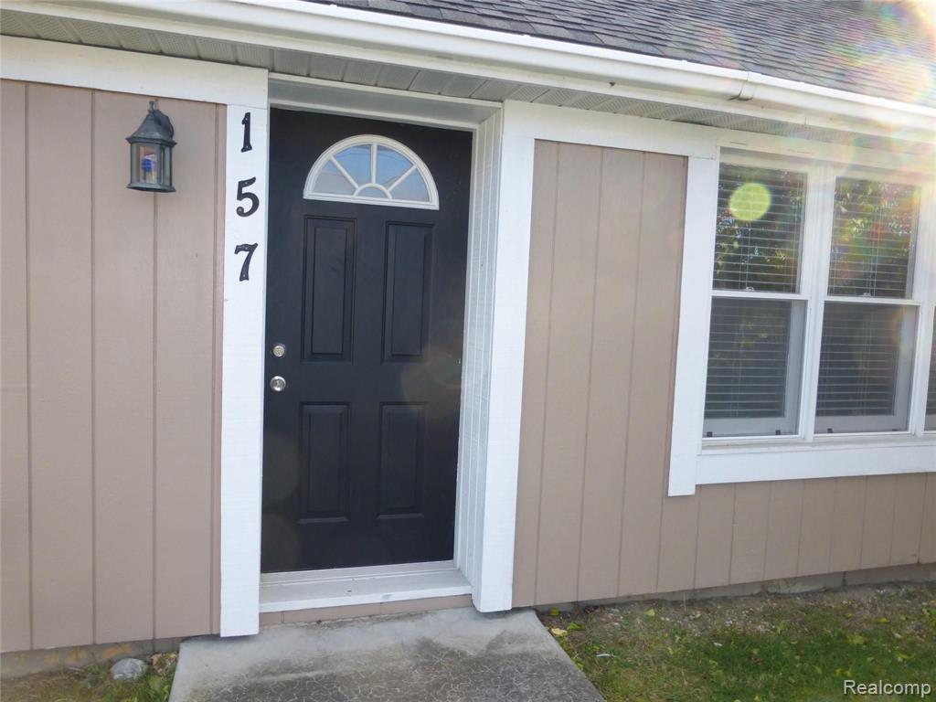 157 West Drahner Road Oxford, MI 48371 - Photo 2 of 21