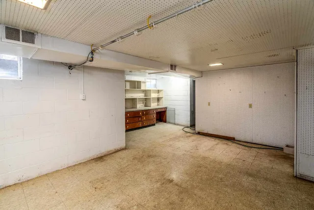 $169,500 | 1003 South Skyline Drive, Carbondale, IL 62901