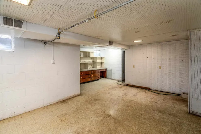 $169,500 | 1003 South Skyline Drive, Carbondale, IL 62901