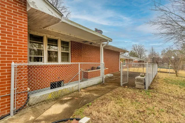 $169,500 | 1003 South Skyline Drive, Carbondale, IL 62901