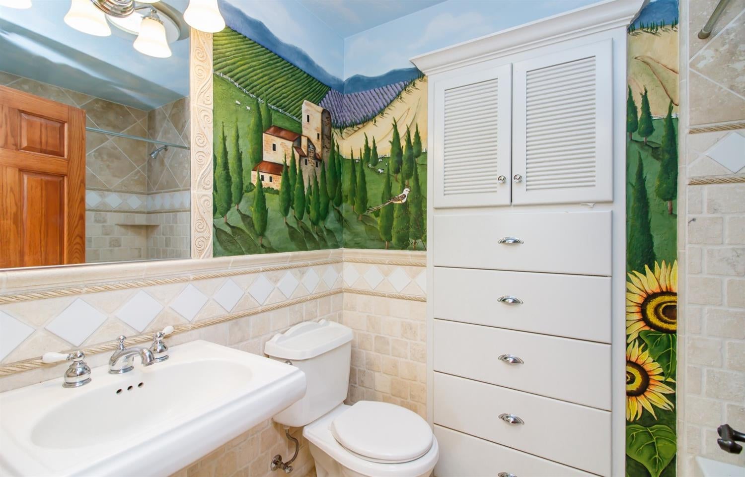 3800 Walker Creek Road Central Point, OR 97502 - Photo 21 of 35 Hall bathroom