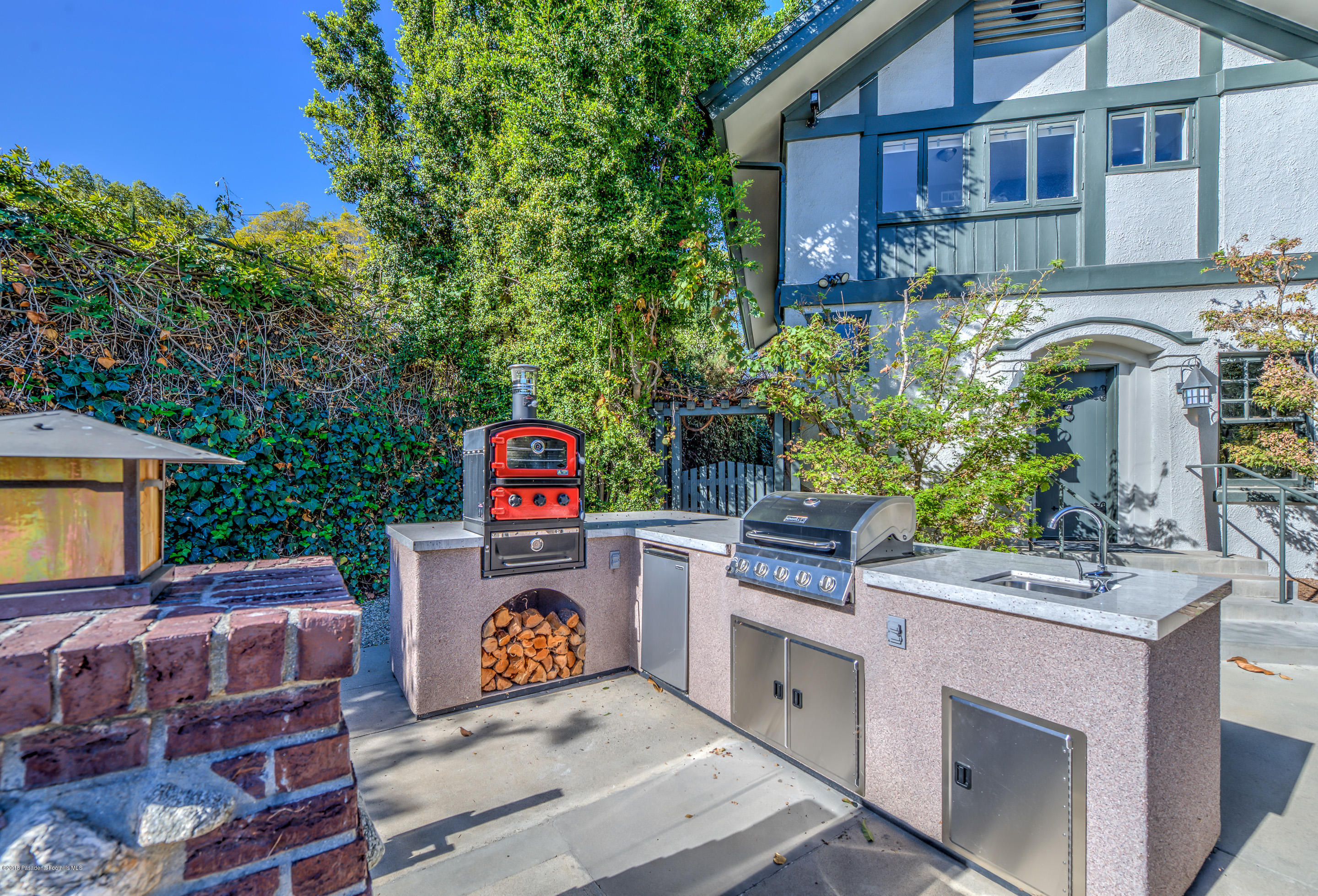 1333 Wentworth Avenue Pasadena, CA 91106 - Photo 36 of 60 Outdoor Kitchen Area