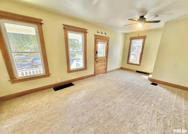 $144,900 | 441 Greenleaf Street, Galesburg, IL 61401