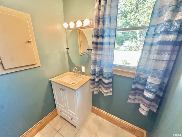 $144,900 | 441 Greenleaf Street, Galesburg, IL 61401