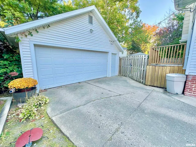 $144,900 | 441 Greenleaf Street, Galesburg, IL 61401