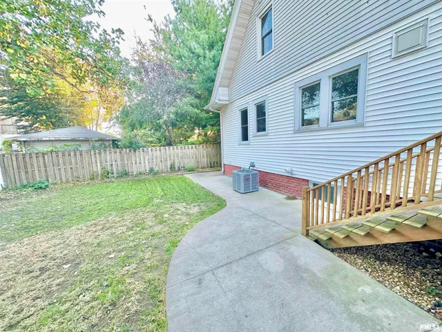 $144,900 | 441 Greenleaf Street, Galesburg, IL 61401