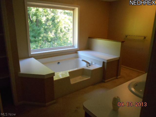 1801 Ridgewood Road Wadsworth, OH 44281 - Photo 6 of 7 Gallery Image 6