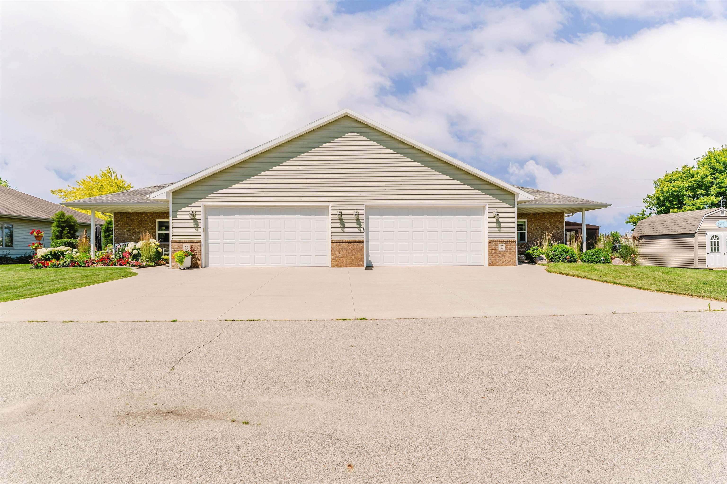 320 East Evergreen Drive Appleton, WI 54913 - Photo 3 of 34
