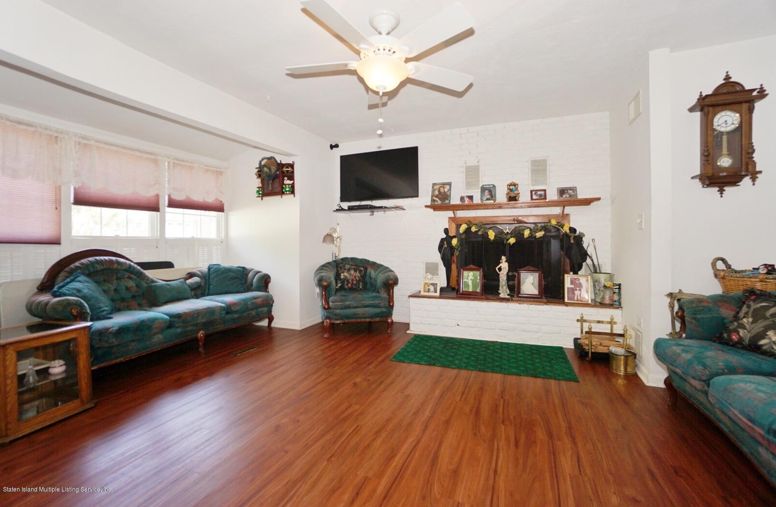 5 Dent Road Staten Island, NY 10308 - Photo 7 of 28 (7) LIVING ROOM