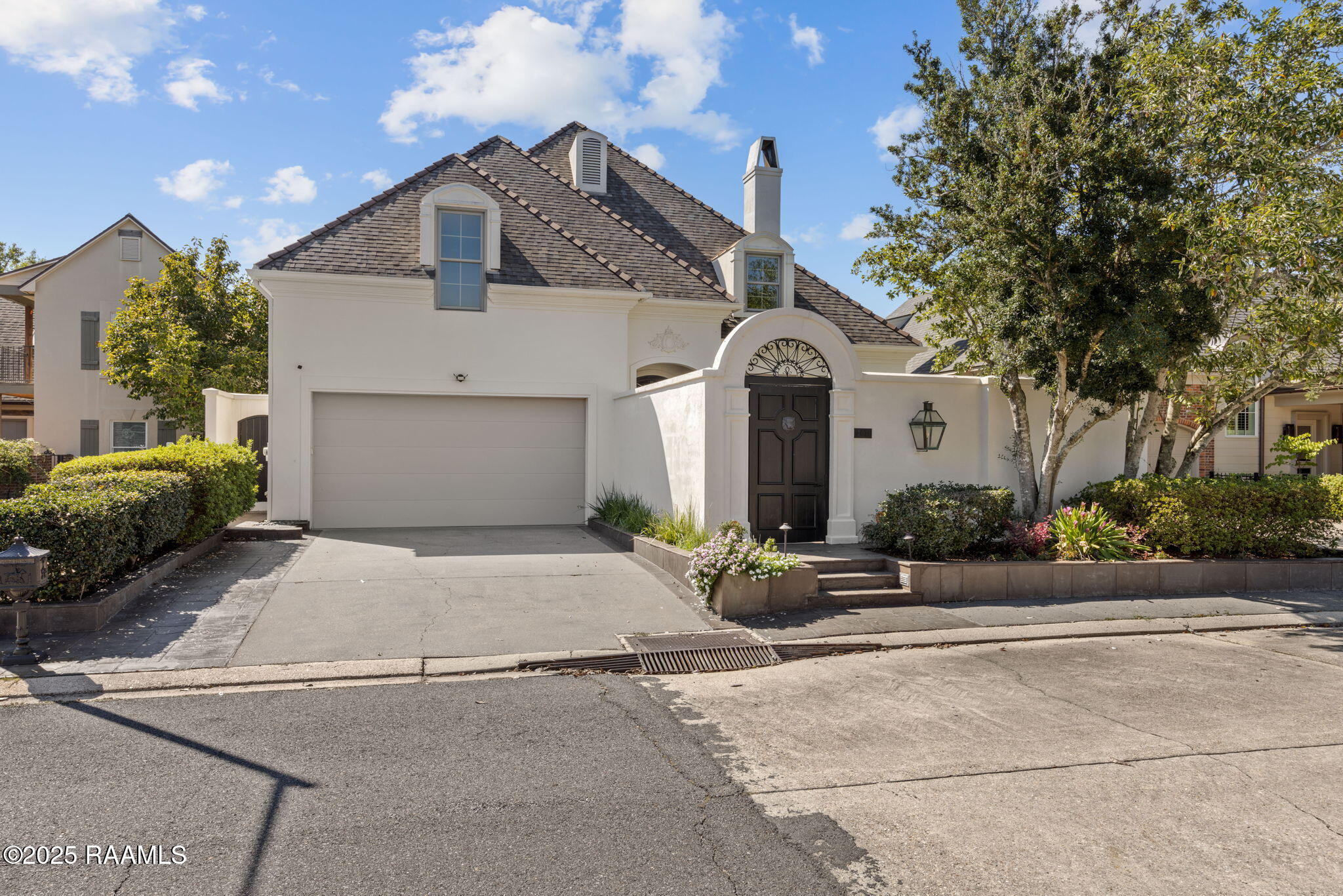 301 Oakleaf Drive Lafayette, LA 70503 - Photo 2 of 59 2-web-or-mls-301 Oakleaf Dr-2