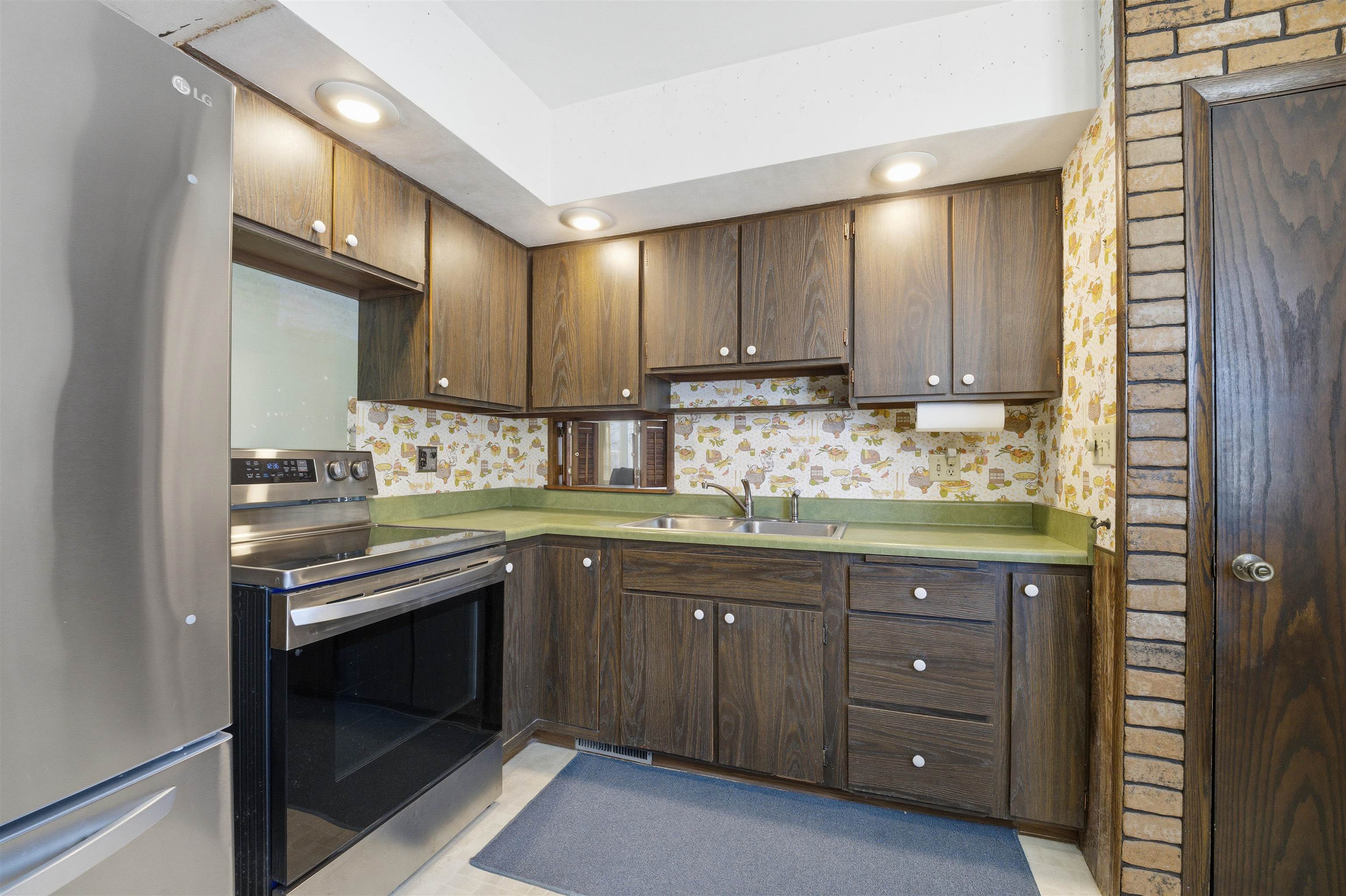 430 Manitowoc Street Reedsville, WI 54230 - Photo 8 of 25