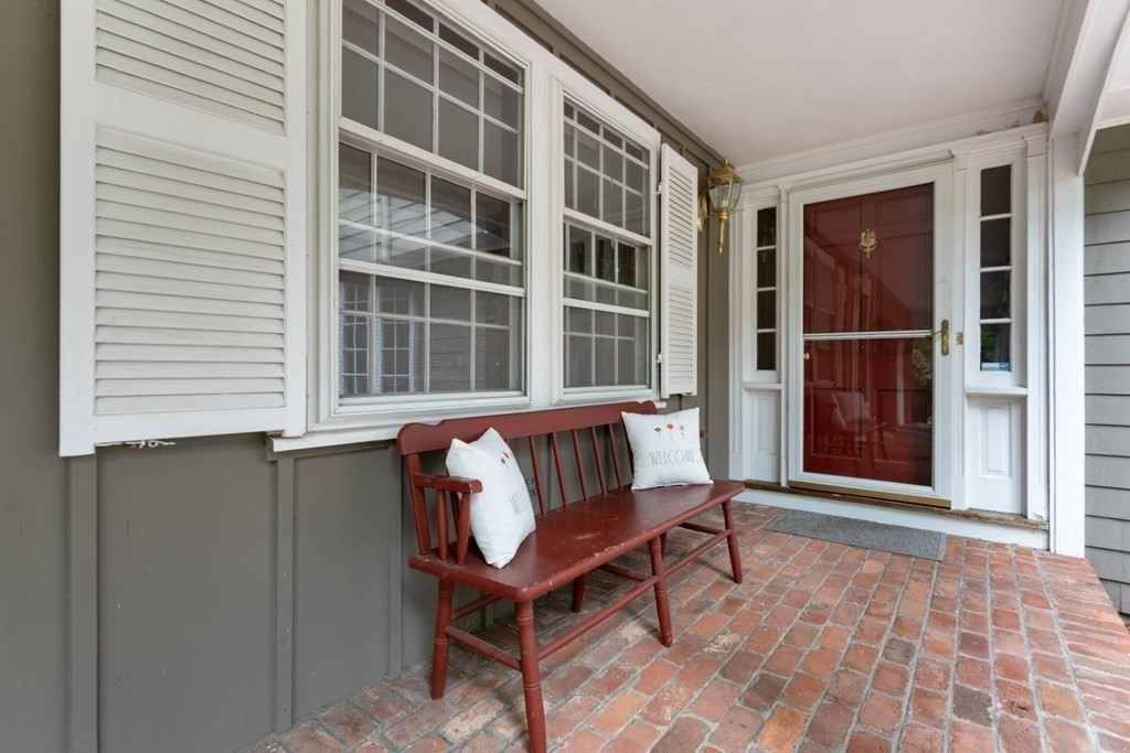 105 Gleason Road Reading, MA 01867 - Photo 2 of 40 Gallery Image 2