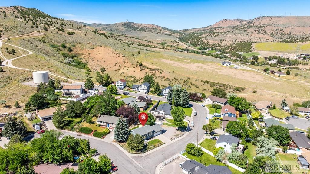 2000 Sandy Lane Pocatello, ID 83204 - Photo 8 of 46