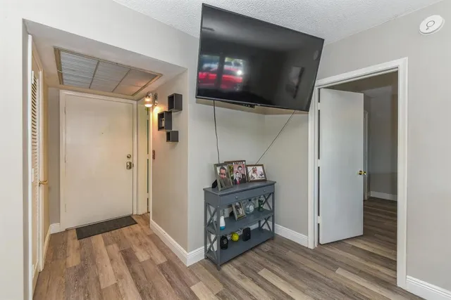 $169,000 | 298 Southwest 6th Street, Unit 103, Boca Raton, FL 33432