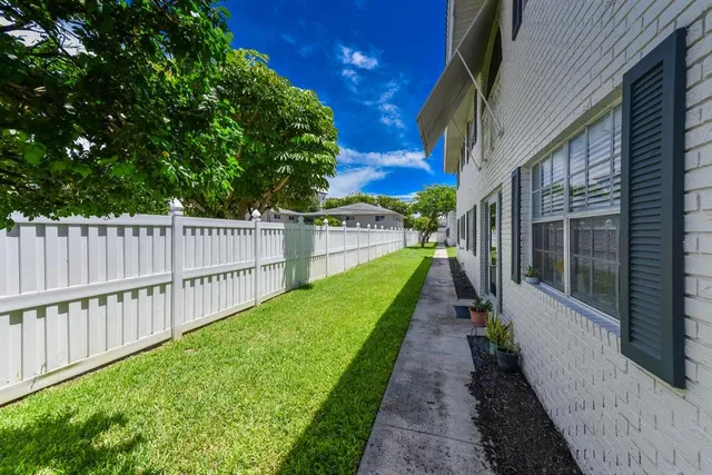 $169,000 | 298 Southwest 6th Street, Unit 103, Boca Raton, FL 33432