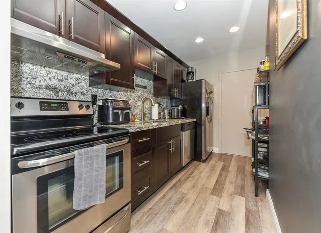 $169,000 | 298 Southwest 6th Street, Unit 103, Boca Raton, FL 33432