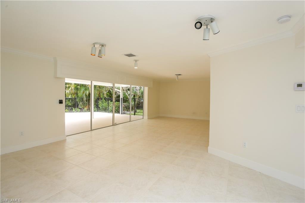 2901 Crayton Road Naples, FL 34103 - Photo 34 of 50