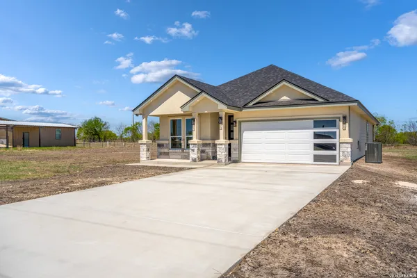 $379,999 | 12623 Toro Drive, Atascosa, TX 78002