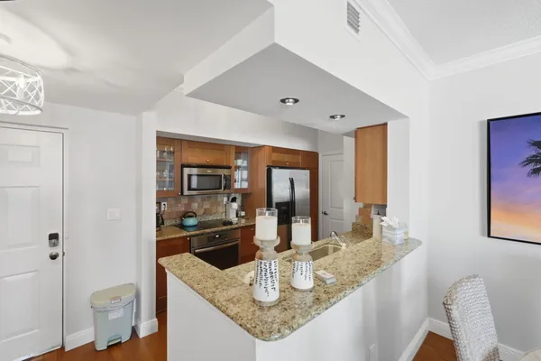 $379,000 | 975 Northwest Flagler Avenue, Unit 302, Stuart, FL 34994
