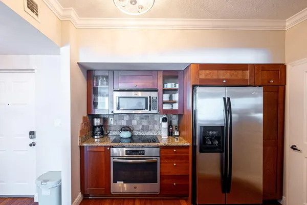 $379,000 | 975 Northwest Flagler Avenue, Unit 302, Stuart, FL 34994