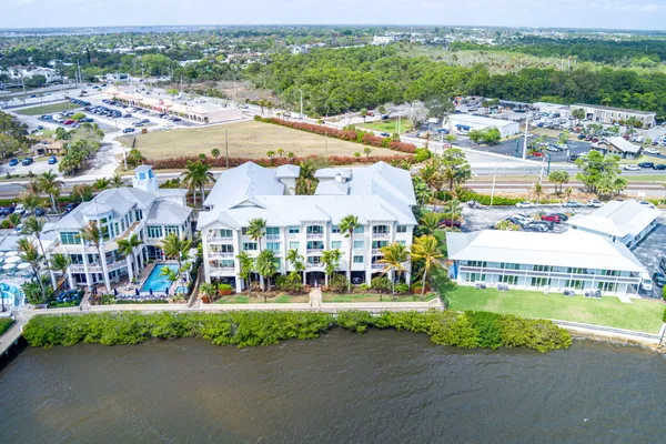 $379,000 | 975 Northwest Flagler Avenue, Unit 302, Stuart, FL 34994