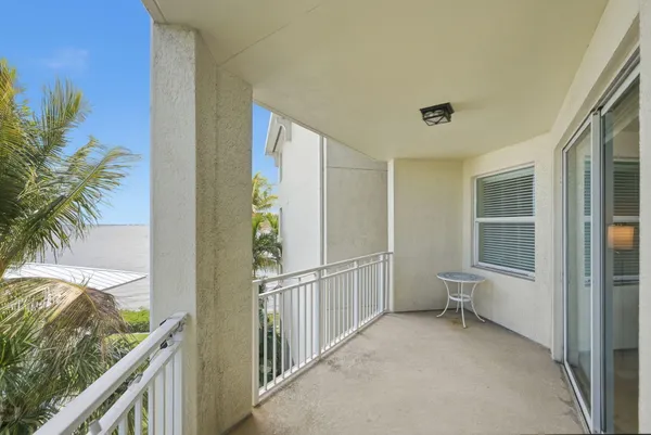 $379,000 | 975 Northwest Flagler Avenue, Unit 302, Stuart, FL 34994