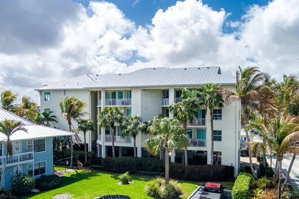 $379,000 | 975 Northwest Flagler Avenue, Unit 302, Stuart, FL 34994
