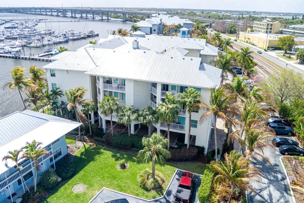 $379,000 | 975 Northwest Flagler Avenue, Unit 302, Stuart, FL 34994