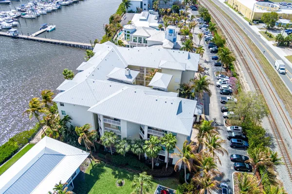 $379,000 | 975 Northwest Flagler Avenue, Unit 302, Stuart, FL 34994