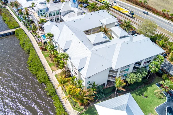 $379,000 | 975 Northwest Flagler Avenue, Unit 302, Stuart, FL 34994