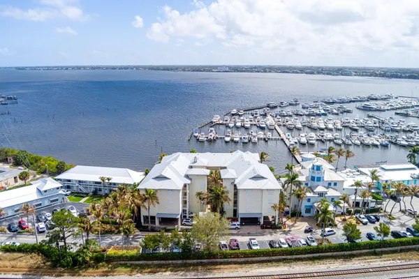 $379,000 | 975 Northwest Flagler Avenue, Unit 302, Stuart, FL 34994