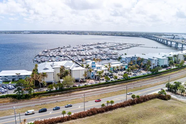 $379,000 | 975 Northwest Flagler Avenue, Unit 302, Stuart, FL 34994