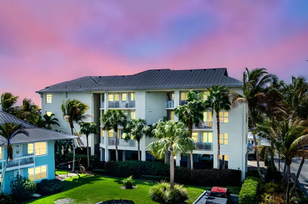 $379,000 | 975 Northwest Flagler Avenue, Unit 302, Stuart, FL 34994