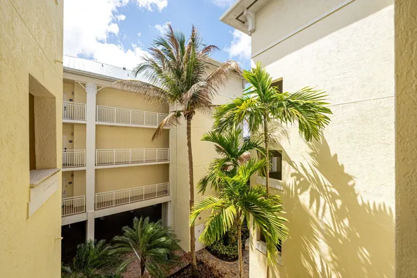 $379,000 | 975 Northwest Flagler Avenue, Unit 302, Stuart, FL 34994