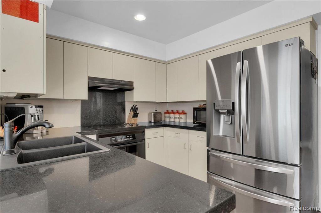 7159 Pebblecreek Road West Bloomfield, MI 48322 - Photo 20 of 57 Gallery Image 20