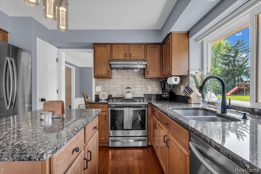 1212 Harvard Drive Rochester, MI 48307 - Photo 12 of 55