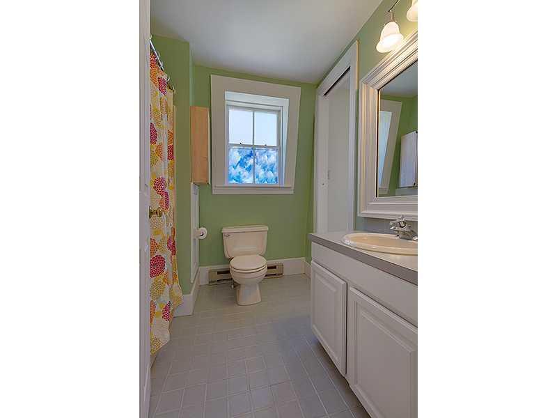 327 Spring Street, Unit 3 Portland, ME 04102 - Photo 16 of 21 Bathroom.